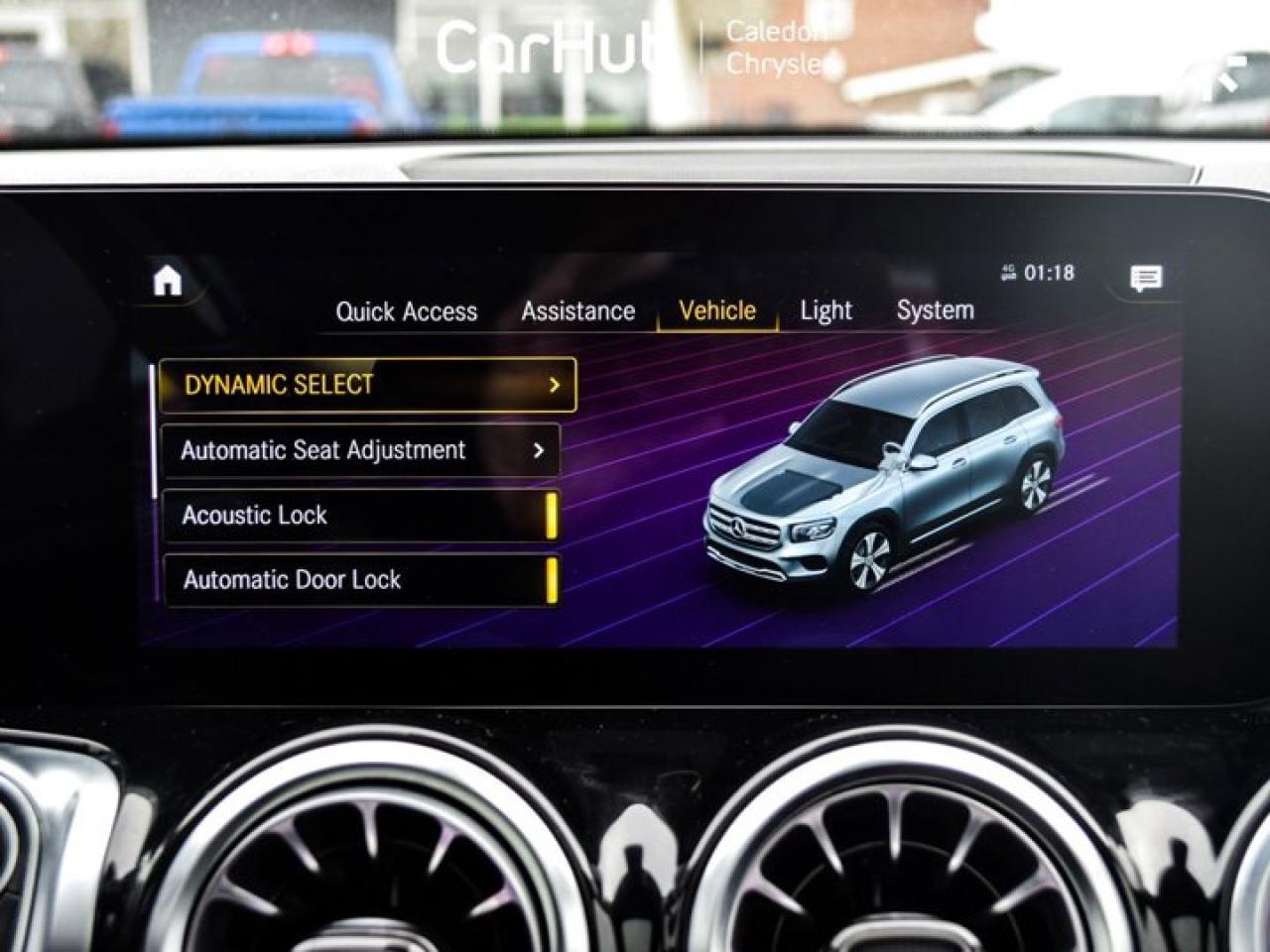 2022 Mercedes-Benz G-Class GLB 250 4MATIC Sunroof Blind Spot Navigation Photo