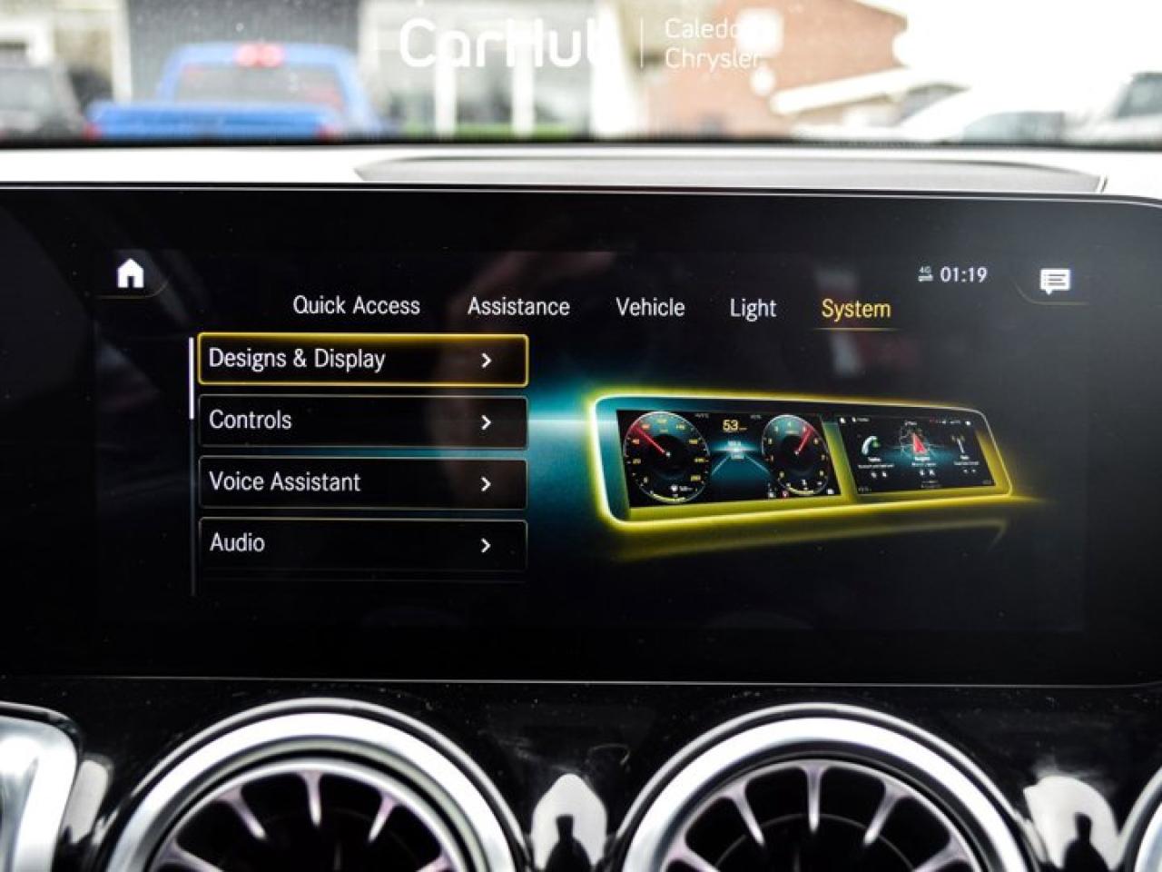 2022 Mercedes-Benz G-Class GLB 250 4MATIC Sunroof Blind Spot Navigation Photo