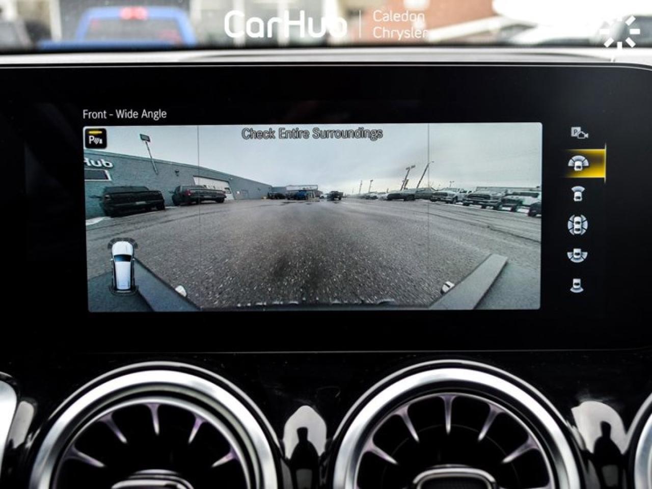 2022 Mercedes-Benz G-Class GLB 250 4MATIC Sunroof Blind Spot Navigation Photo