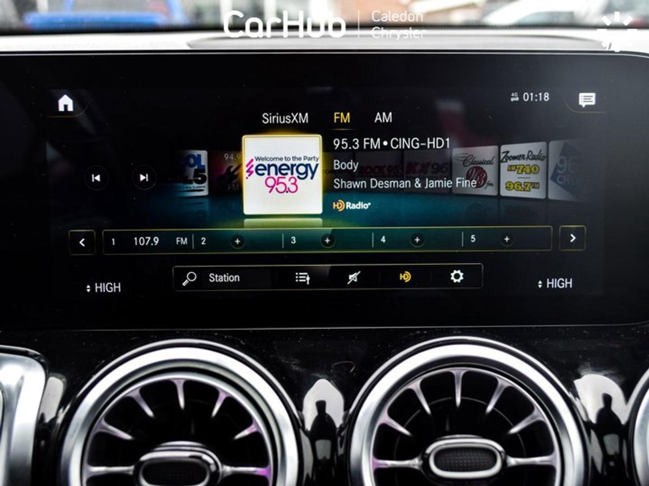 2022 Mercedes-Benz G-Class GLB 250 4MATIC Sunroof Blind Spot Navigation Photo