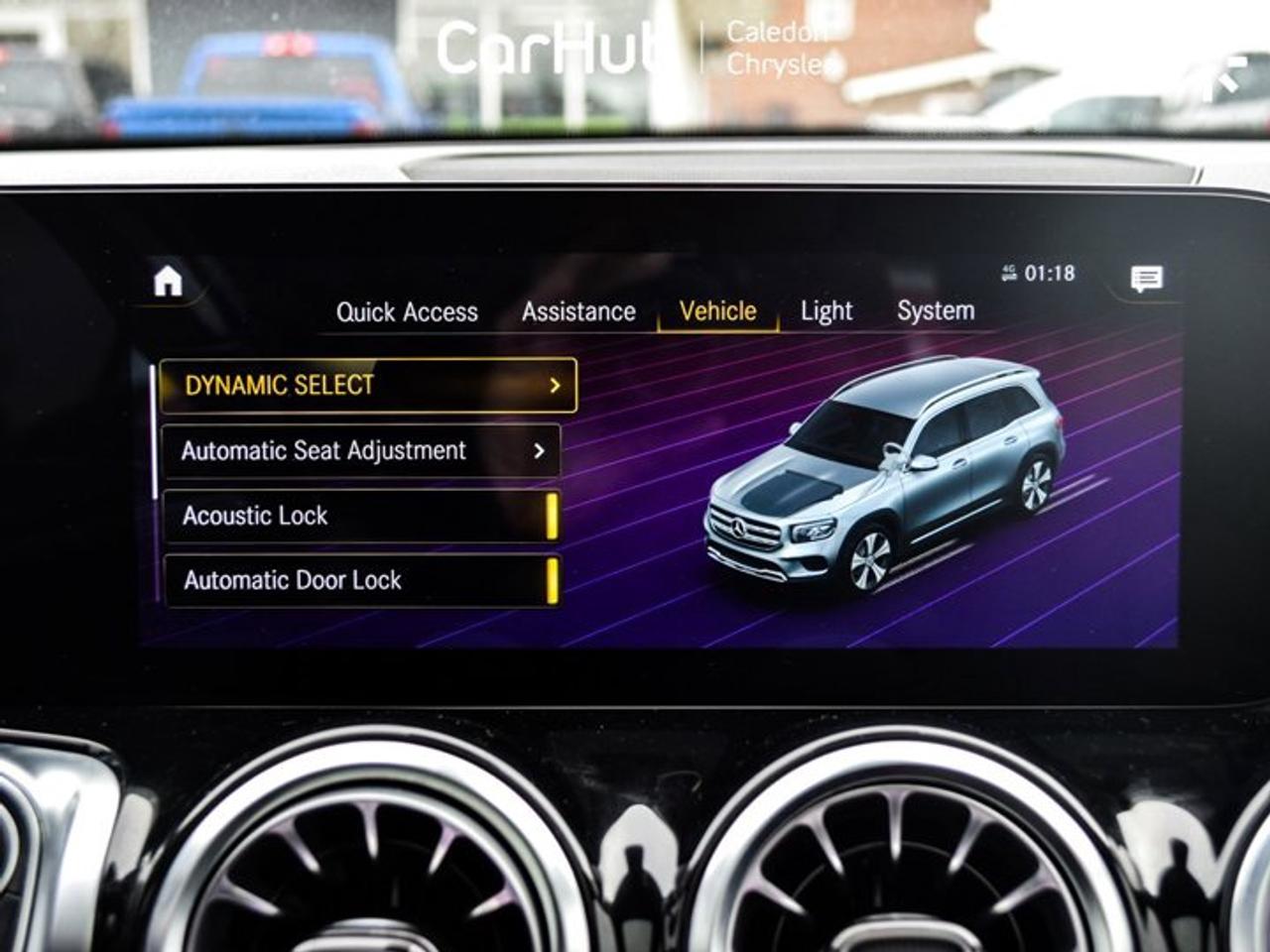 2022 Mercedes-Benz G-Class GLB 250 4MATIC Sunroof Blind Spot Navigation Photo