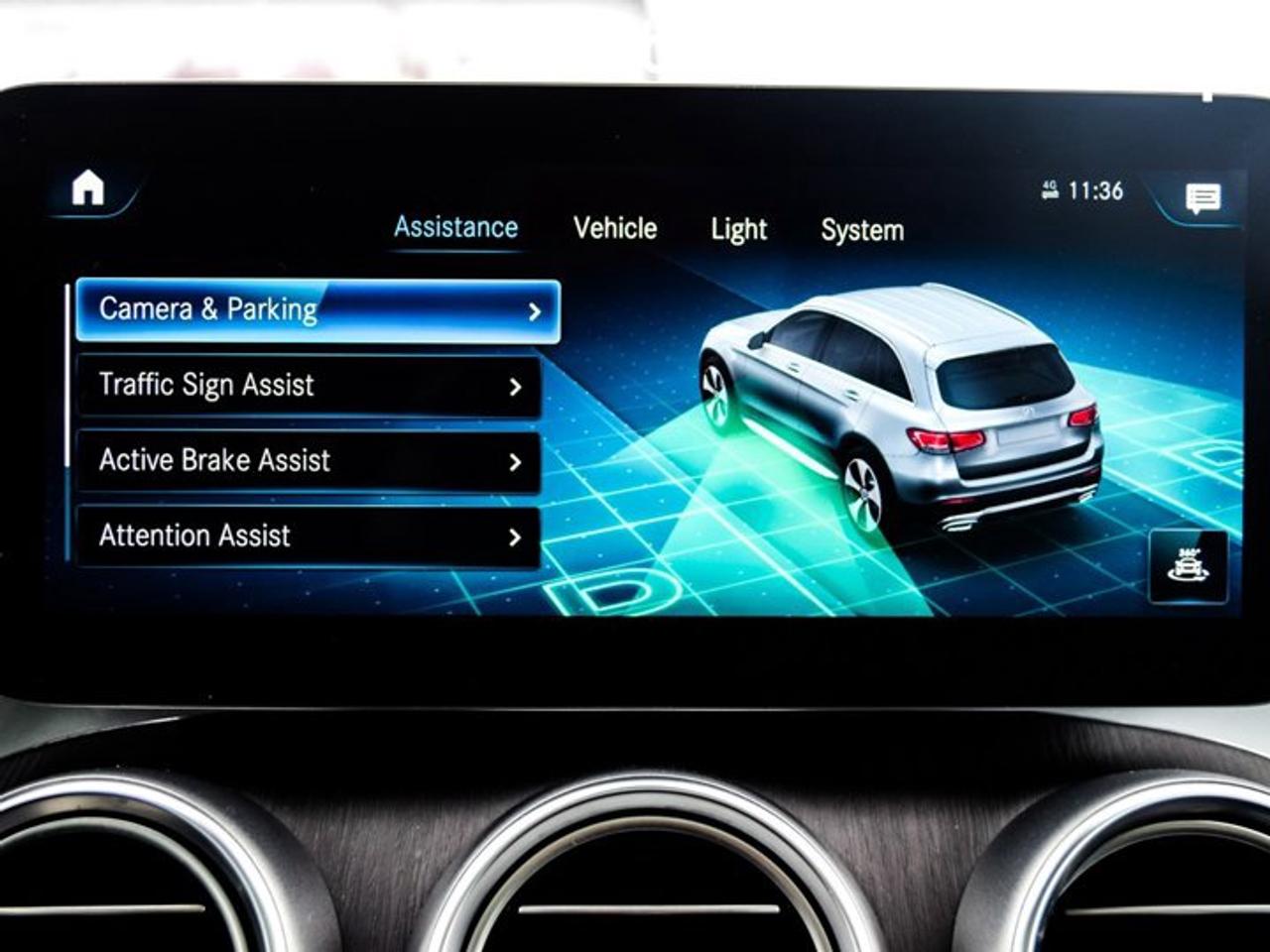 2021 Mercedes-Benz GLC GLC 300 4MATIC Sunroof Navigation 360 Camera Blind Spot Photo