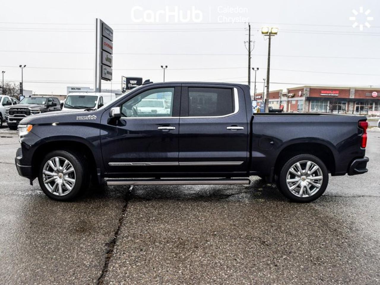 2023 Chevrolet Silverado 1500 High Country 4WD Crew Cab 147" 5.3L Leather  5 passengers with captain chair Photo