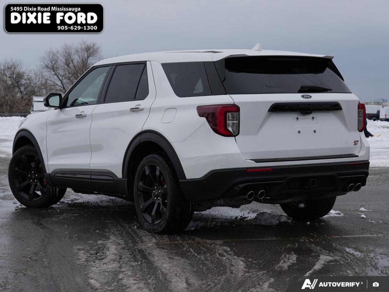 2022 Ford Explorer ST Photo3