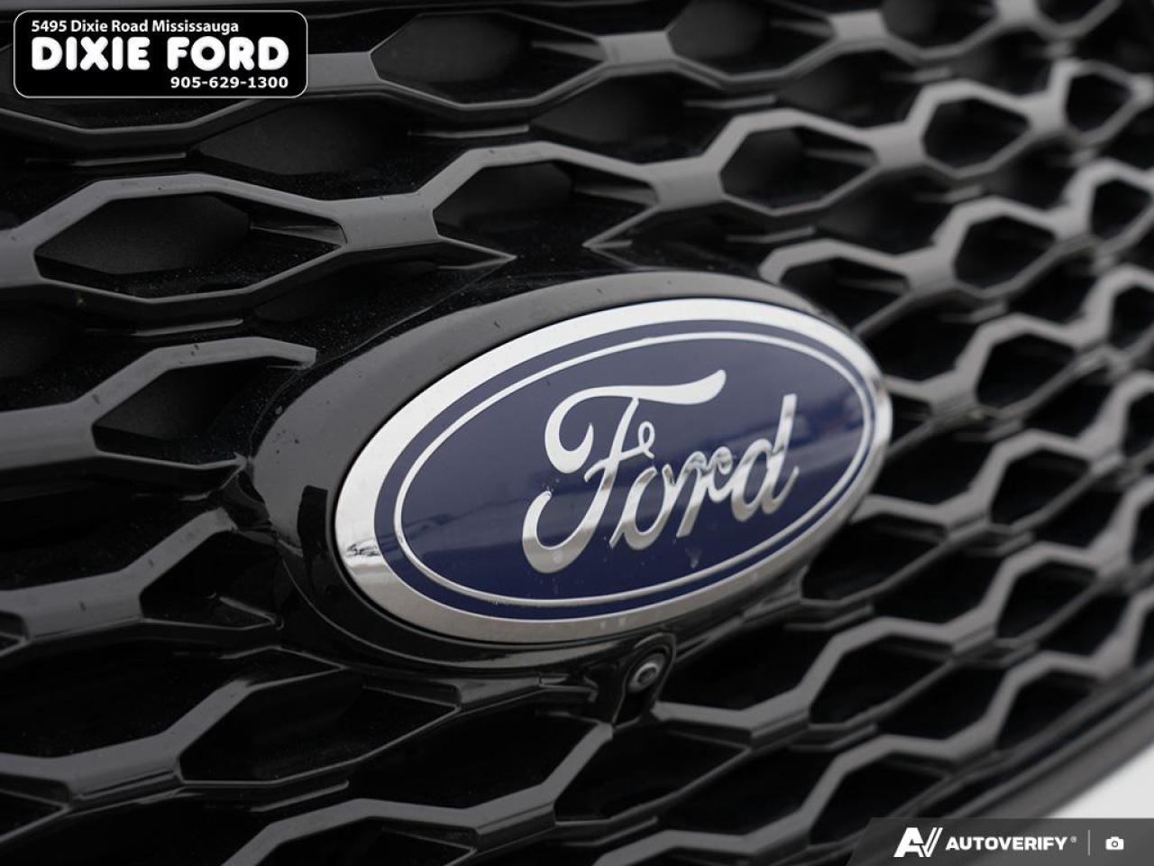 2022 Ford Explorer ST Photo