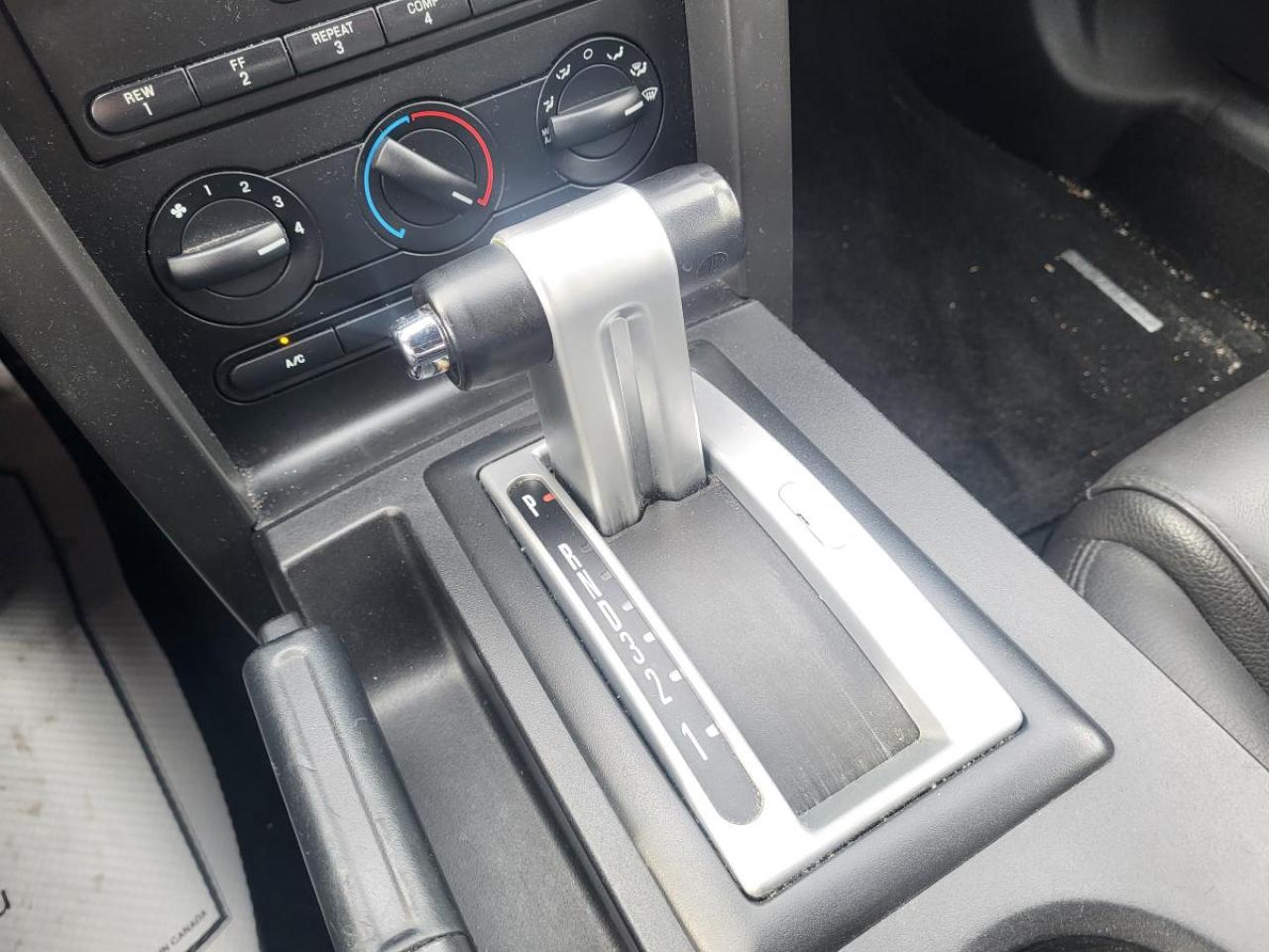 2006 Ford Mustang 2dr Conv Photo