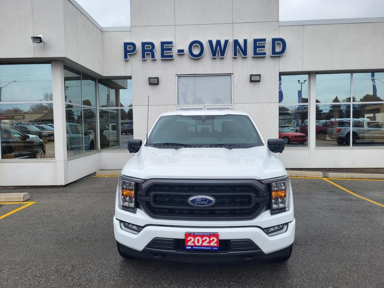 2022 Ford F-150 XLT 4WD SuperCrew 5.5' Box Photo2