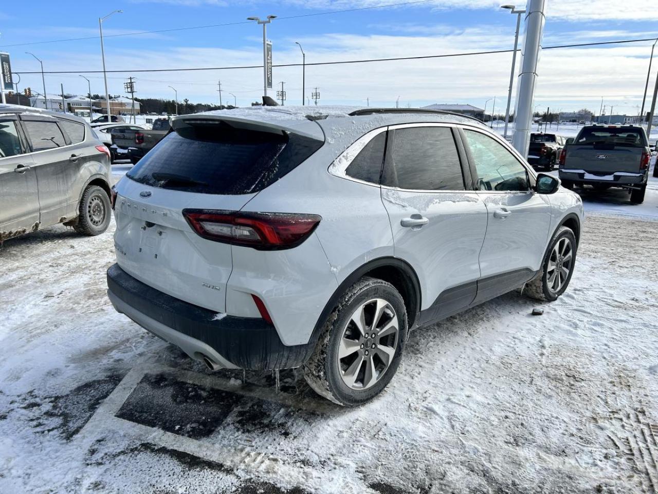 2025 Ford Escape Platinum Photo4