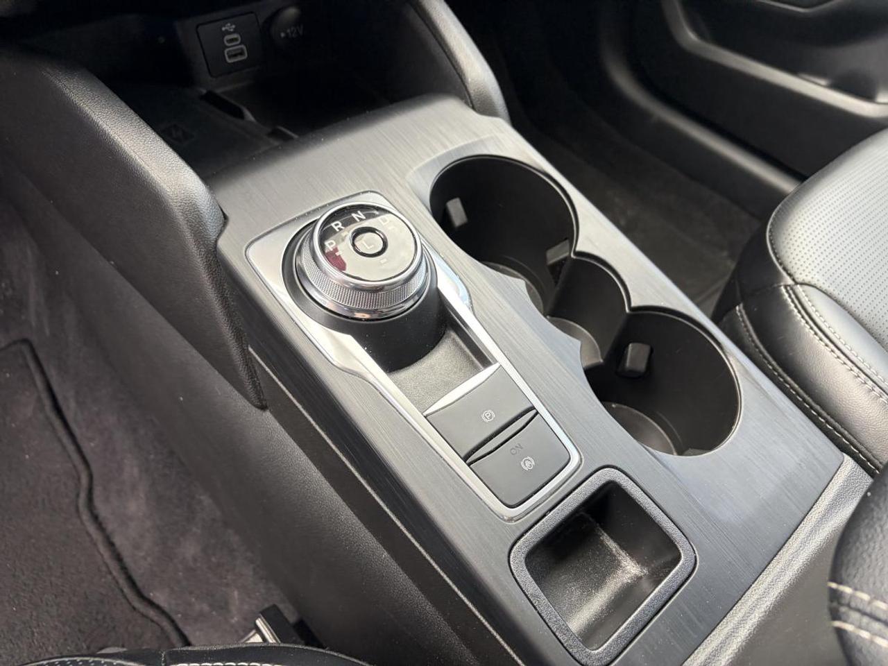 2025 Ford Escape Platinum Photo