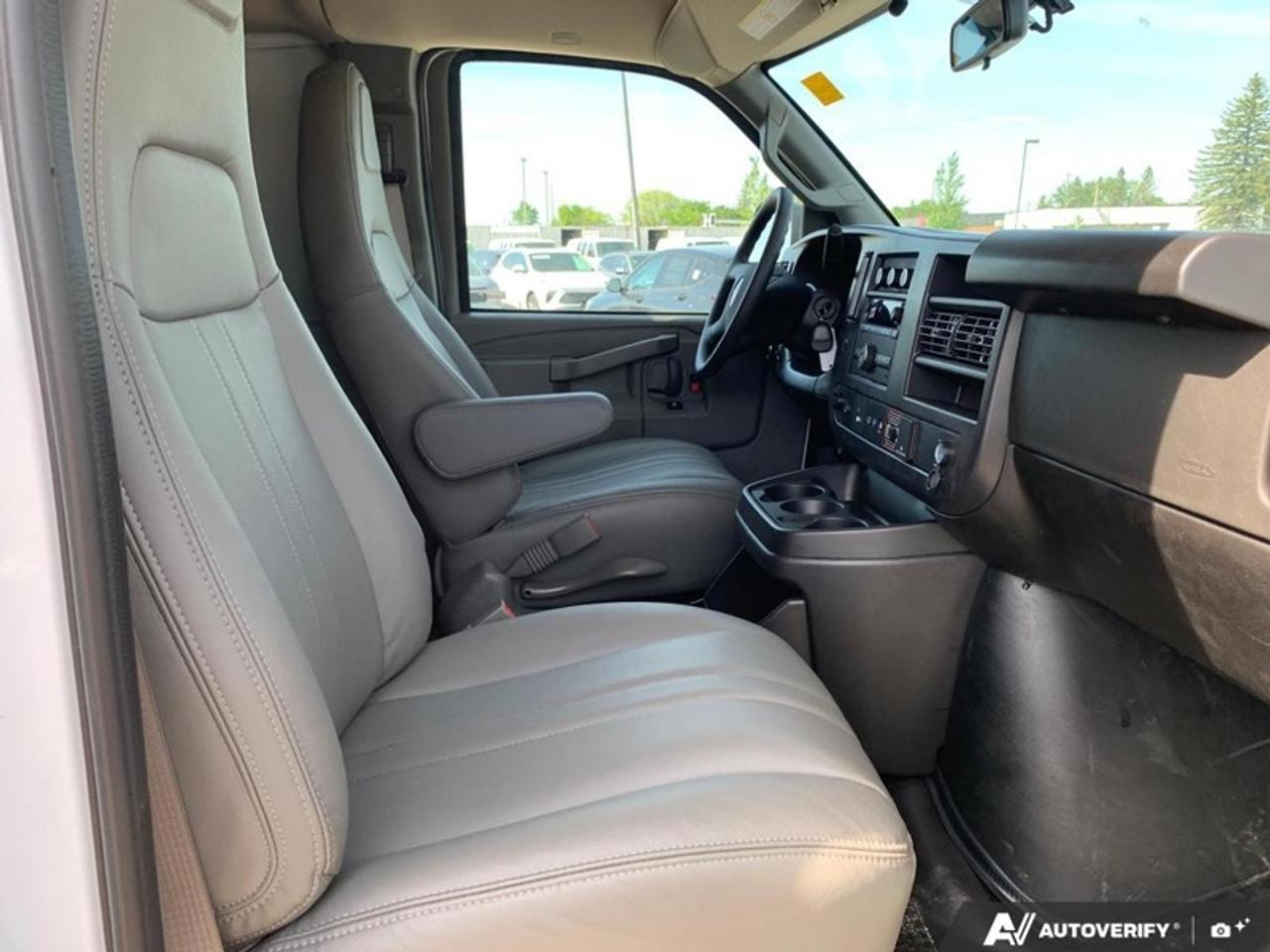 2025 GMC Savana Cargo Van 2500 155 Photo