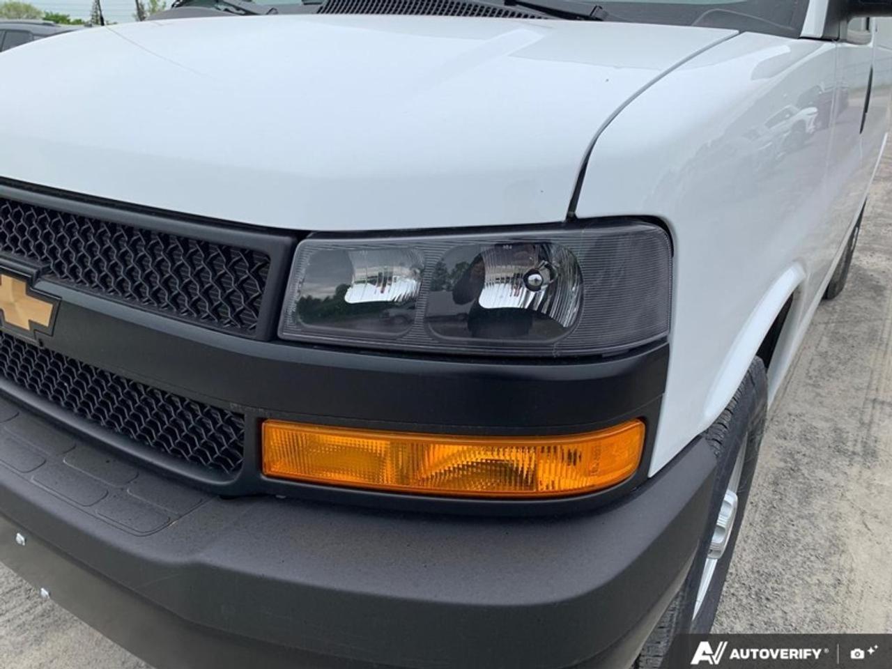 13470043.818162399
