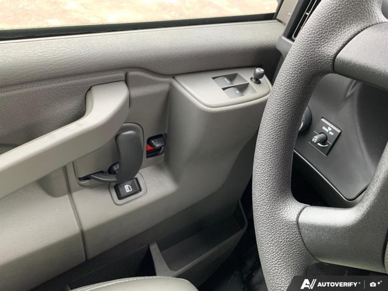 2025 Chevrolet Express Cargo Van 2500 135 Photo