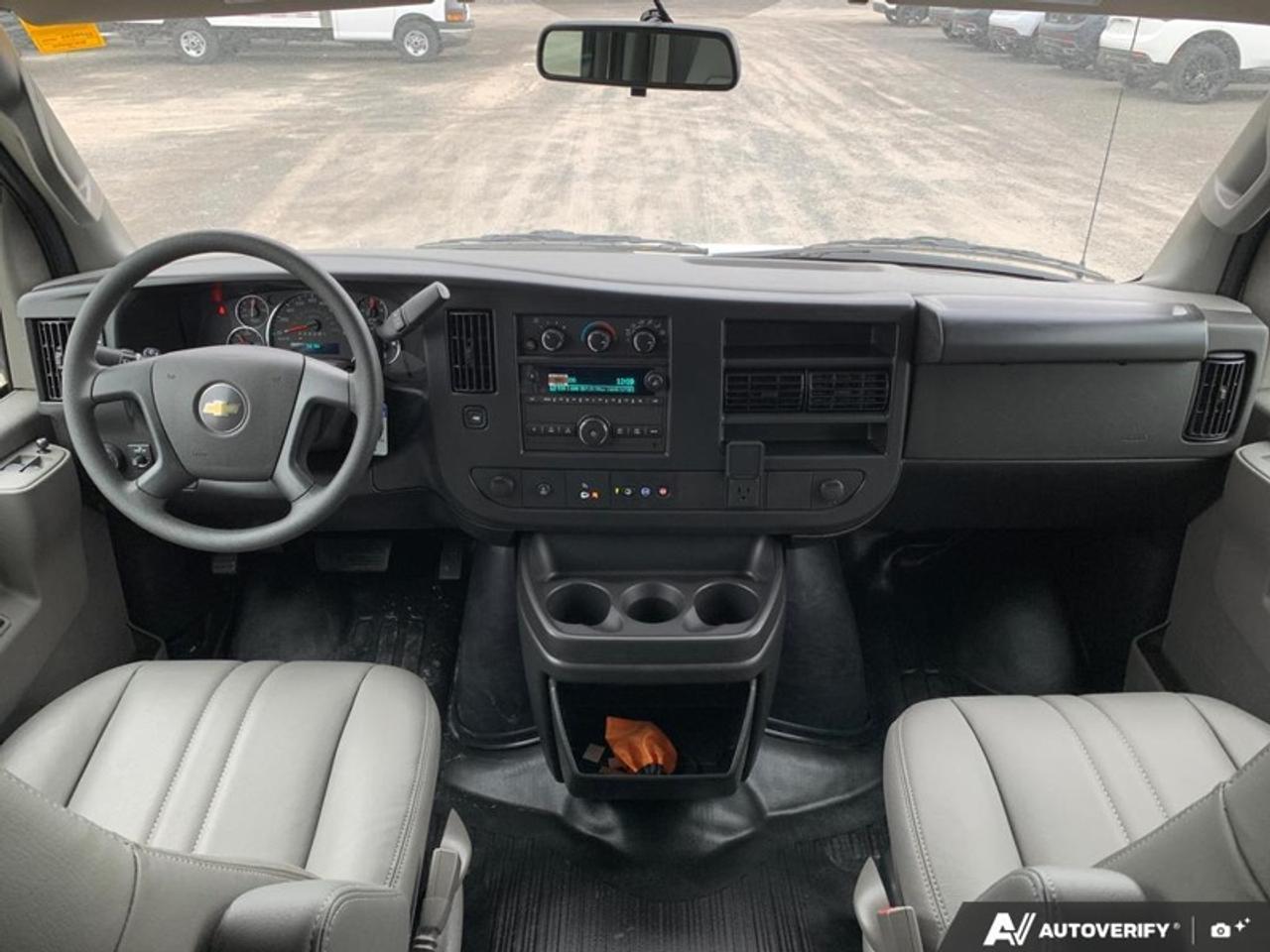 2025 Chevrolet Express Cargo Van 2500 135 Photo