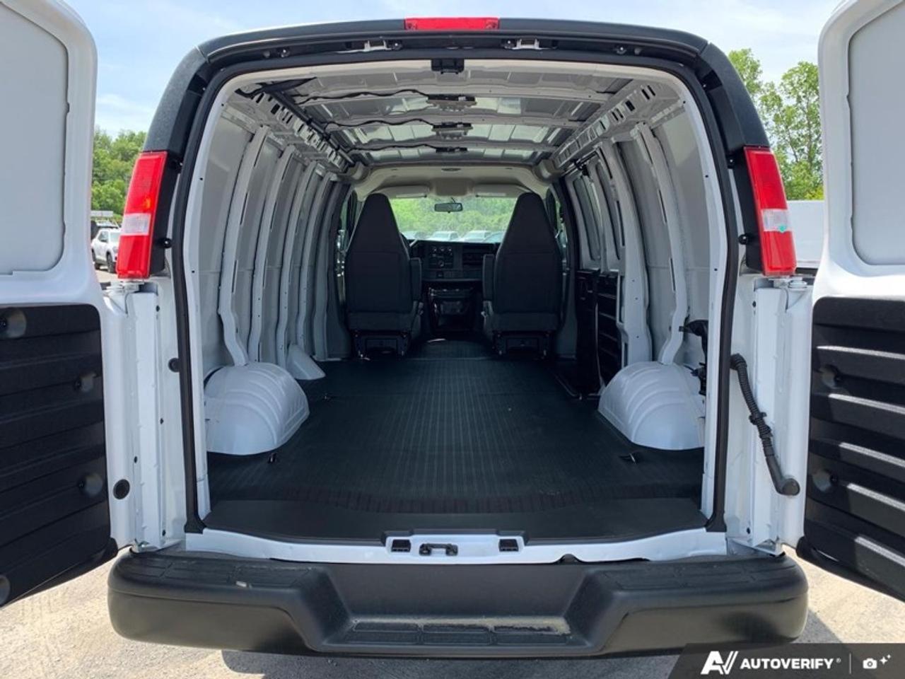 2025 GMC Savana Cargo Van 2500 135 Photo