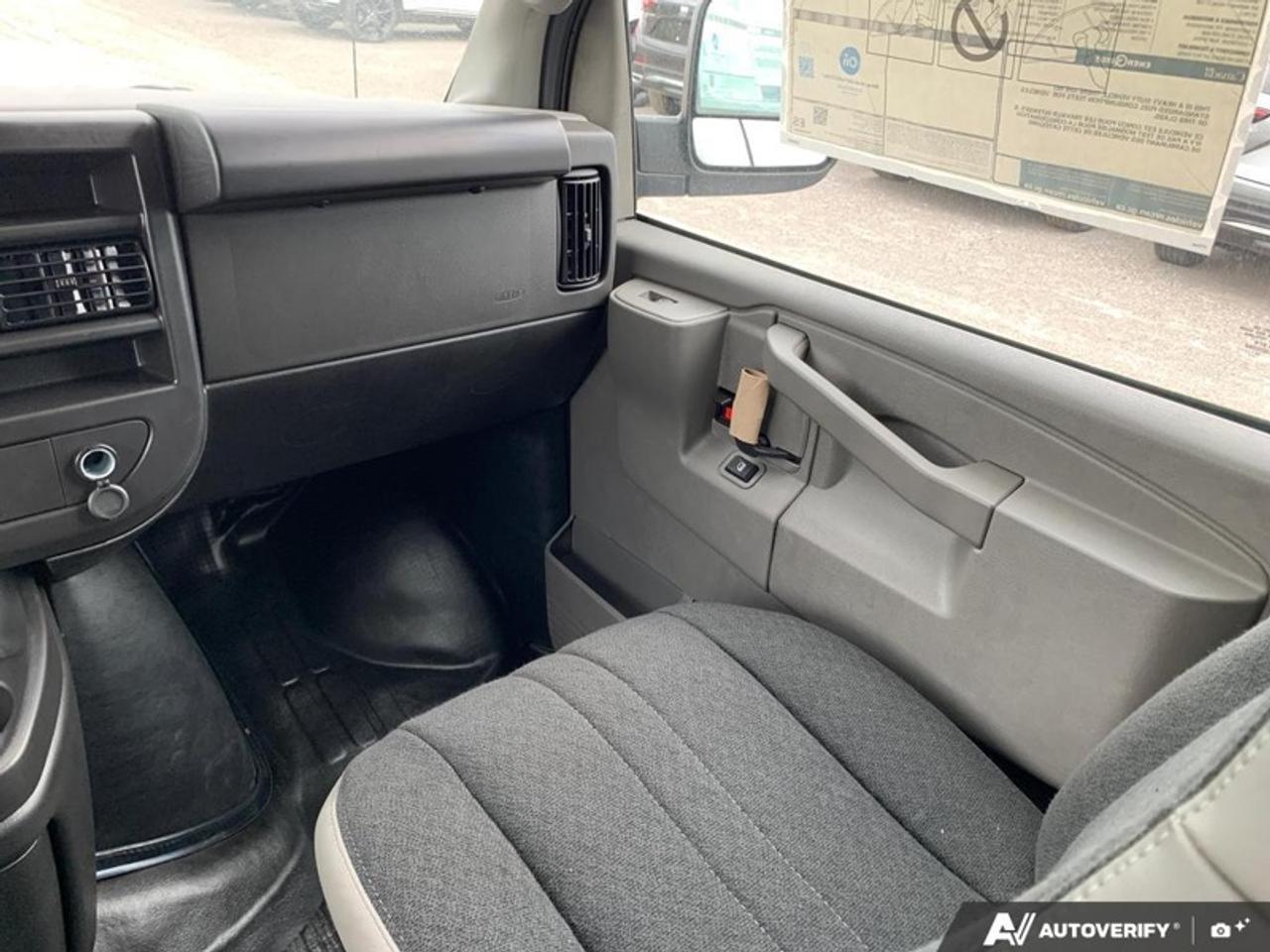 2025 Chevrolet Express Cargo Van 2500 155 Photo