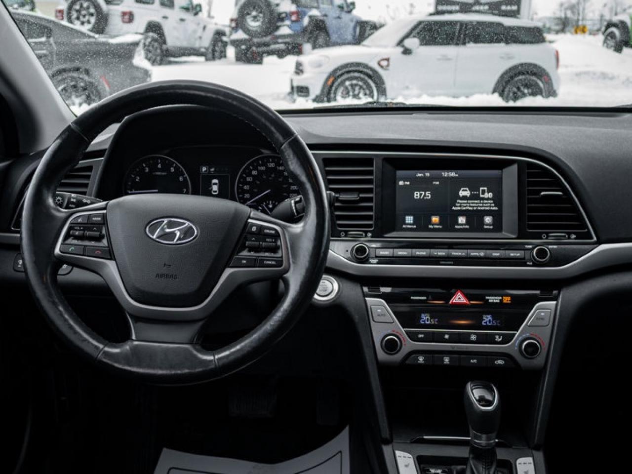 2017 Hyundai Elantra GLS Photo2