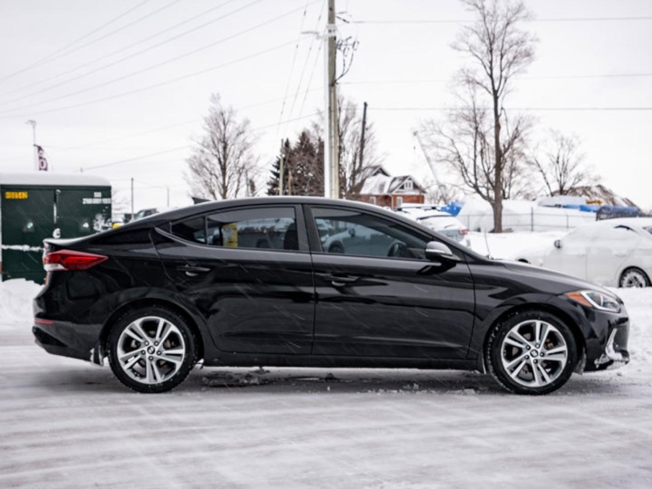 2017 Hyundai Elantra GLS Photo