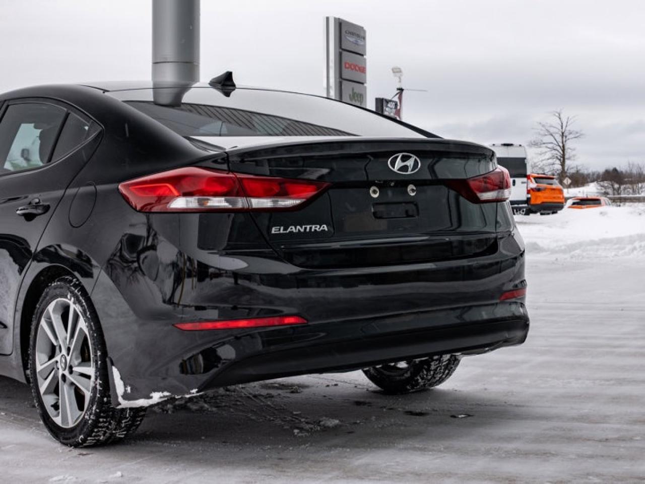 2017 Hyundai Elantra GLS Photo