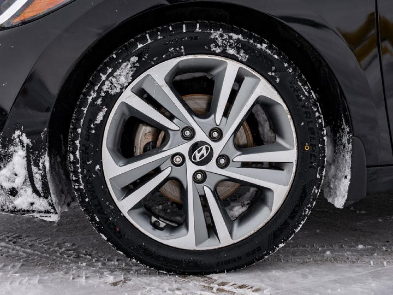 2017 Hyundai Elantra GLS Photo