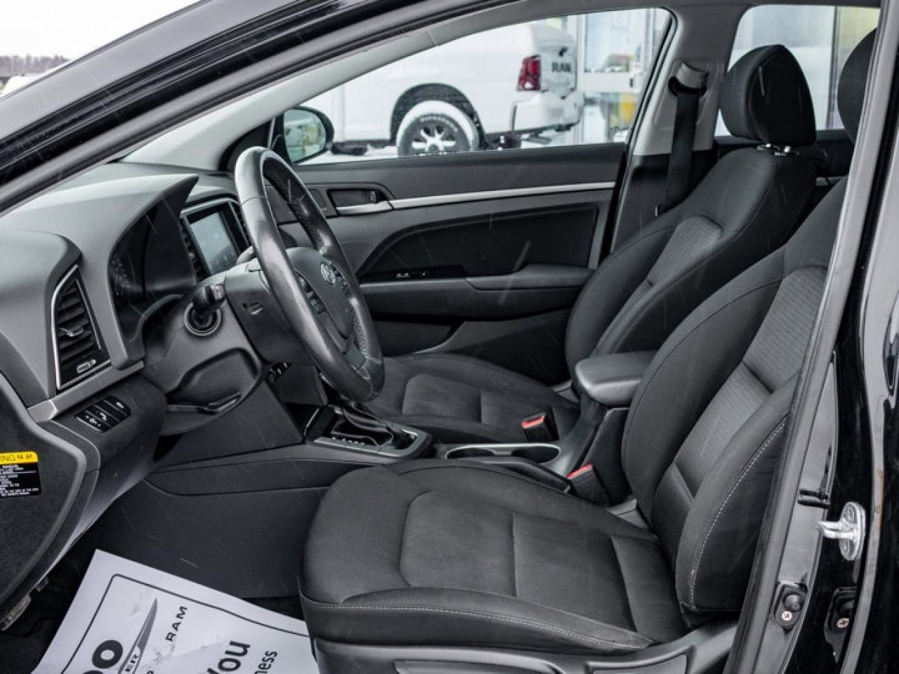 2017 Hyundai Elantra GLS Photo