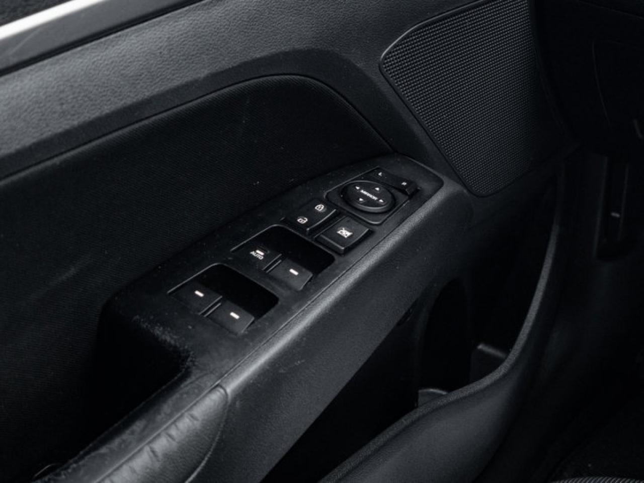 2017 Hyundai Elantra GLS Photo