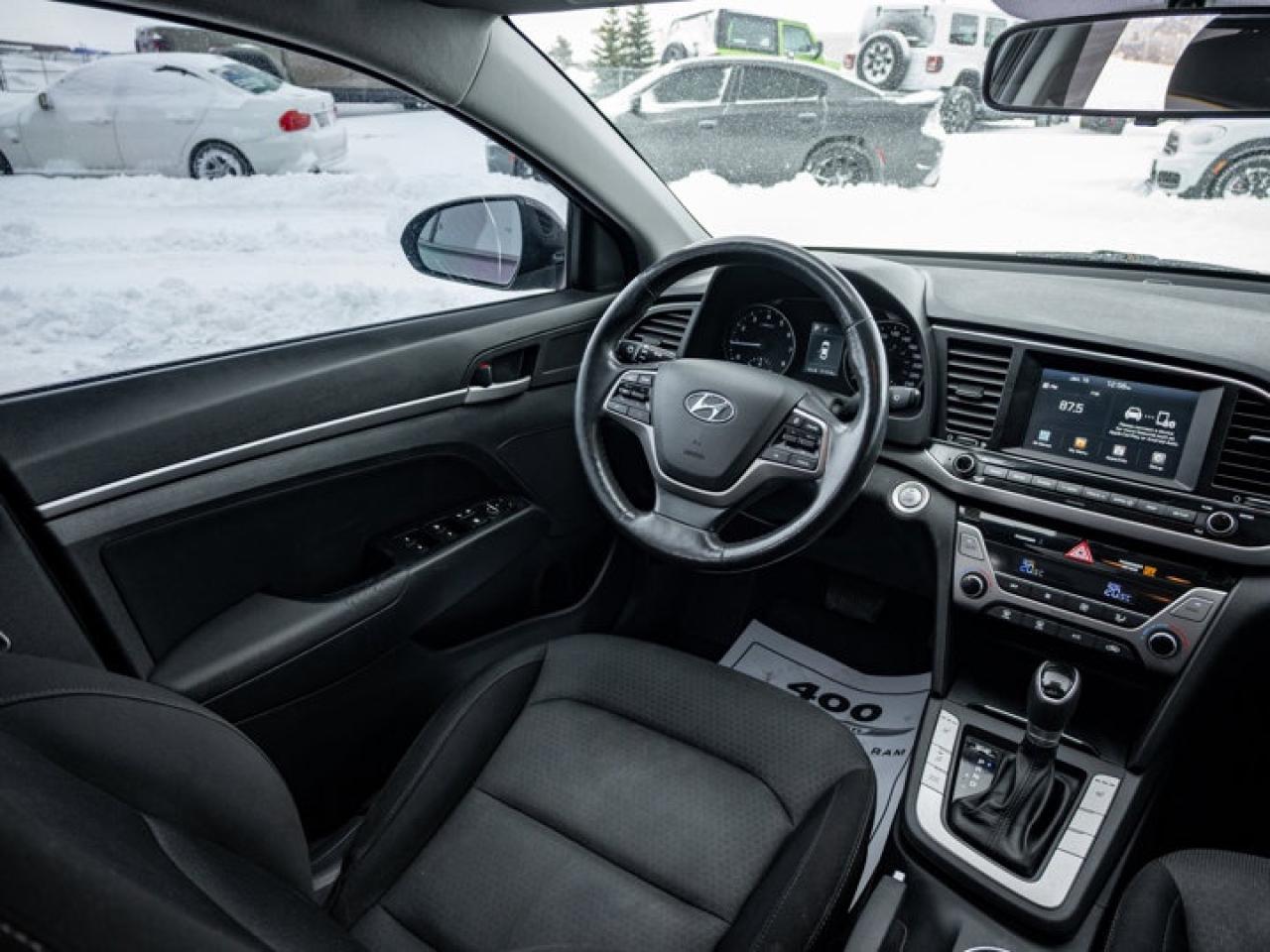 2017 Hyundai Elantra GLS Photo