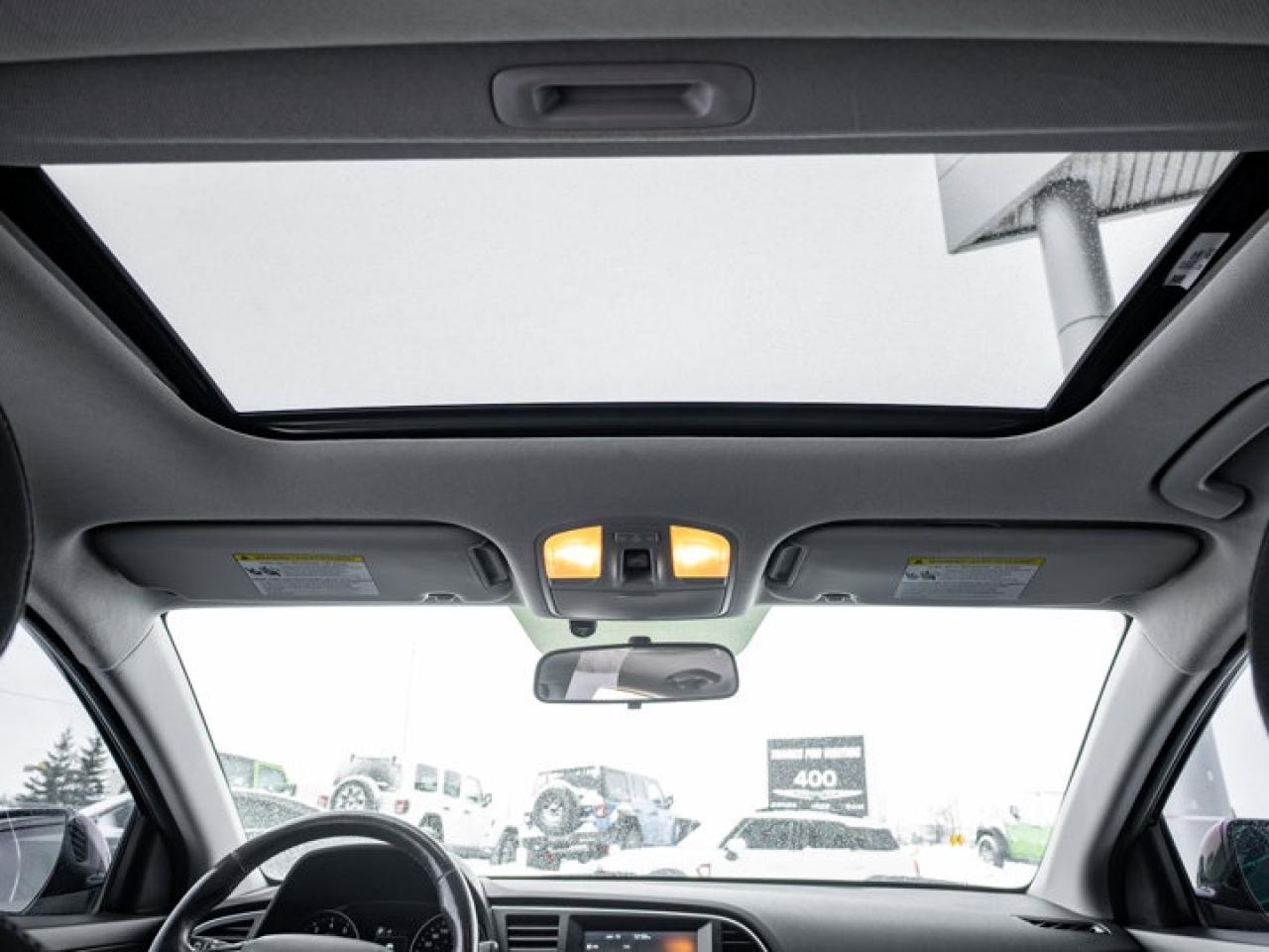 2017 Hyundai Elantra GLS Photo