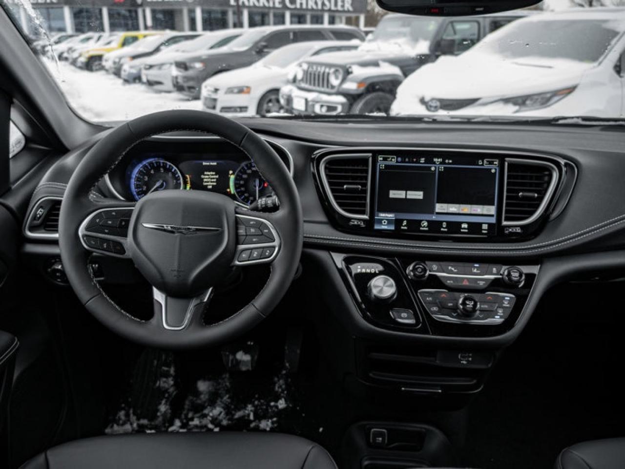 2026 Chrysler Pacifica Select Photo2