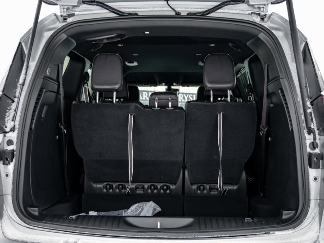 2026 Chrysler Pacifica Select Photo