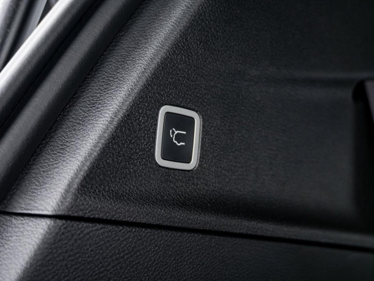 2026 Chrysler Pacifica Select Photo