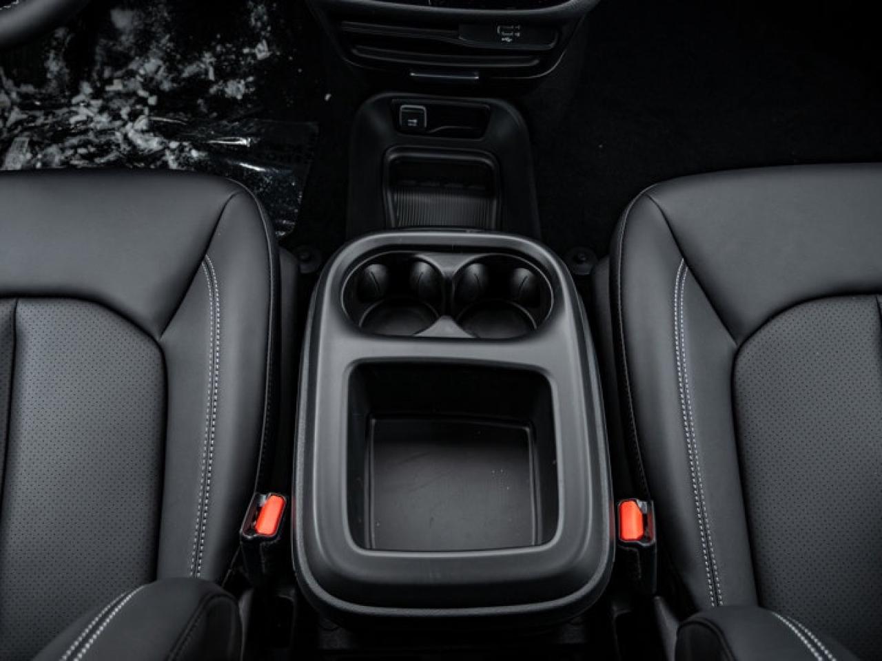 2026 Chrysler Pacifica Select Photo