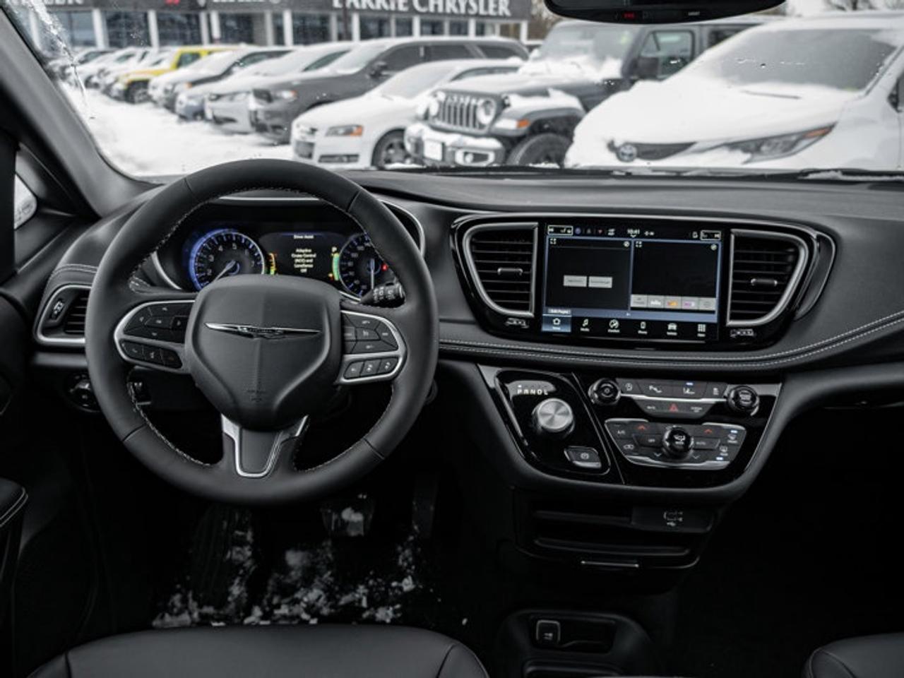 2026 Chrysler Pacifica Select Photo2