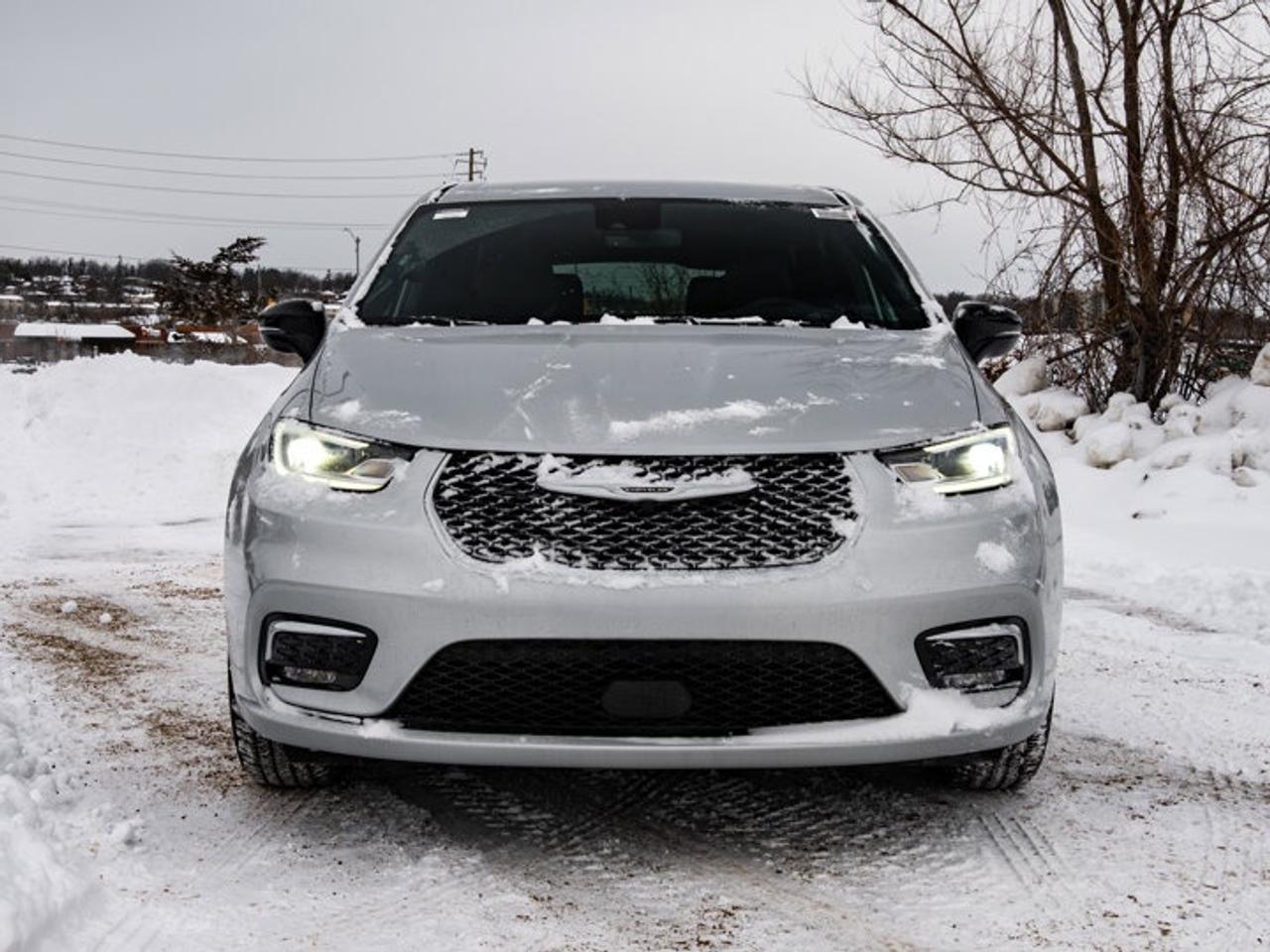 2026 Chrysler Pacifica Select Photo