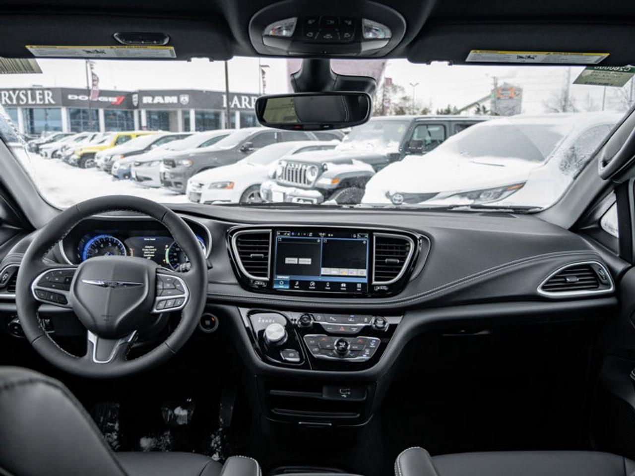 2026 Chrysler Pacifica Select Photo