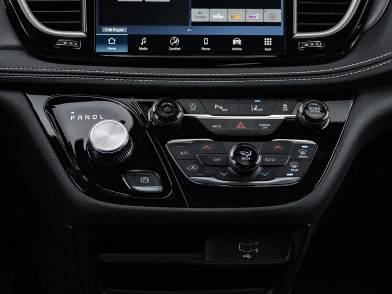 2026 Chrysler Pacifica Select Photo