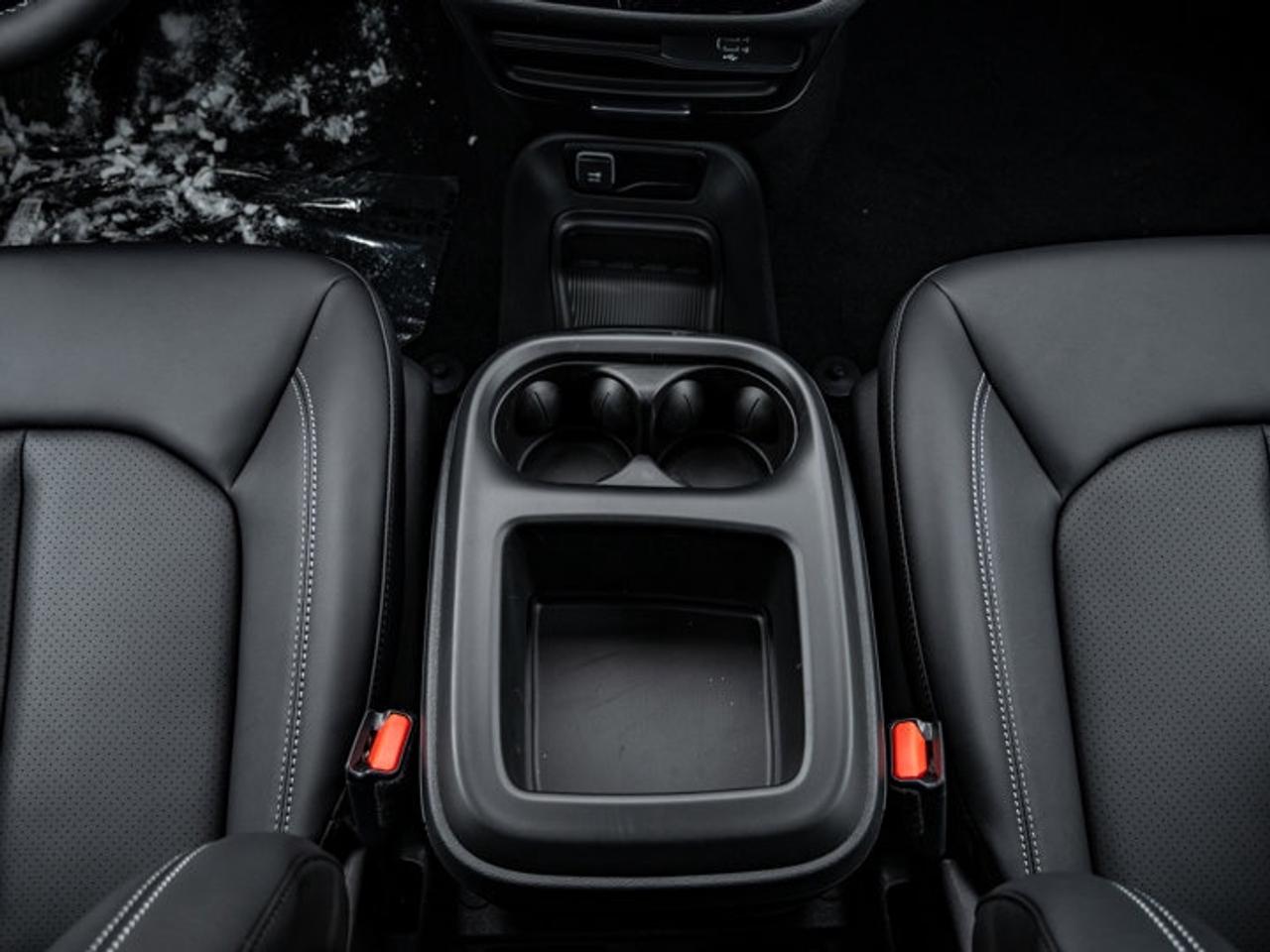 2026 Chrysler Pacifica Select Photo