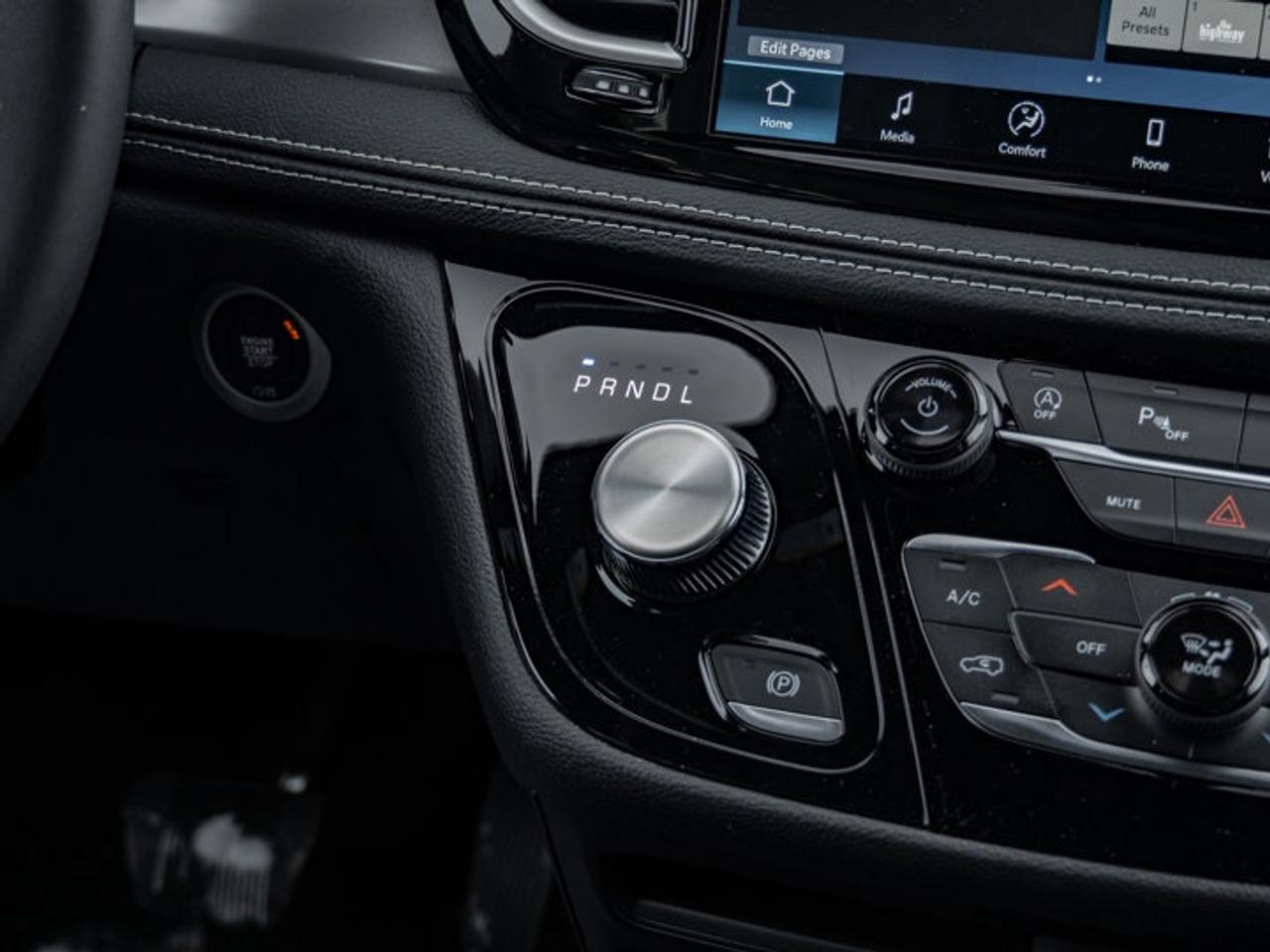 2026 Chrysler Pacifica Select Photo