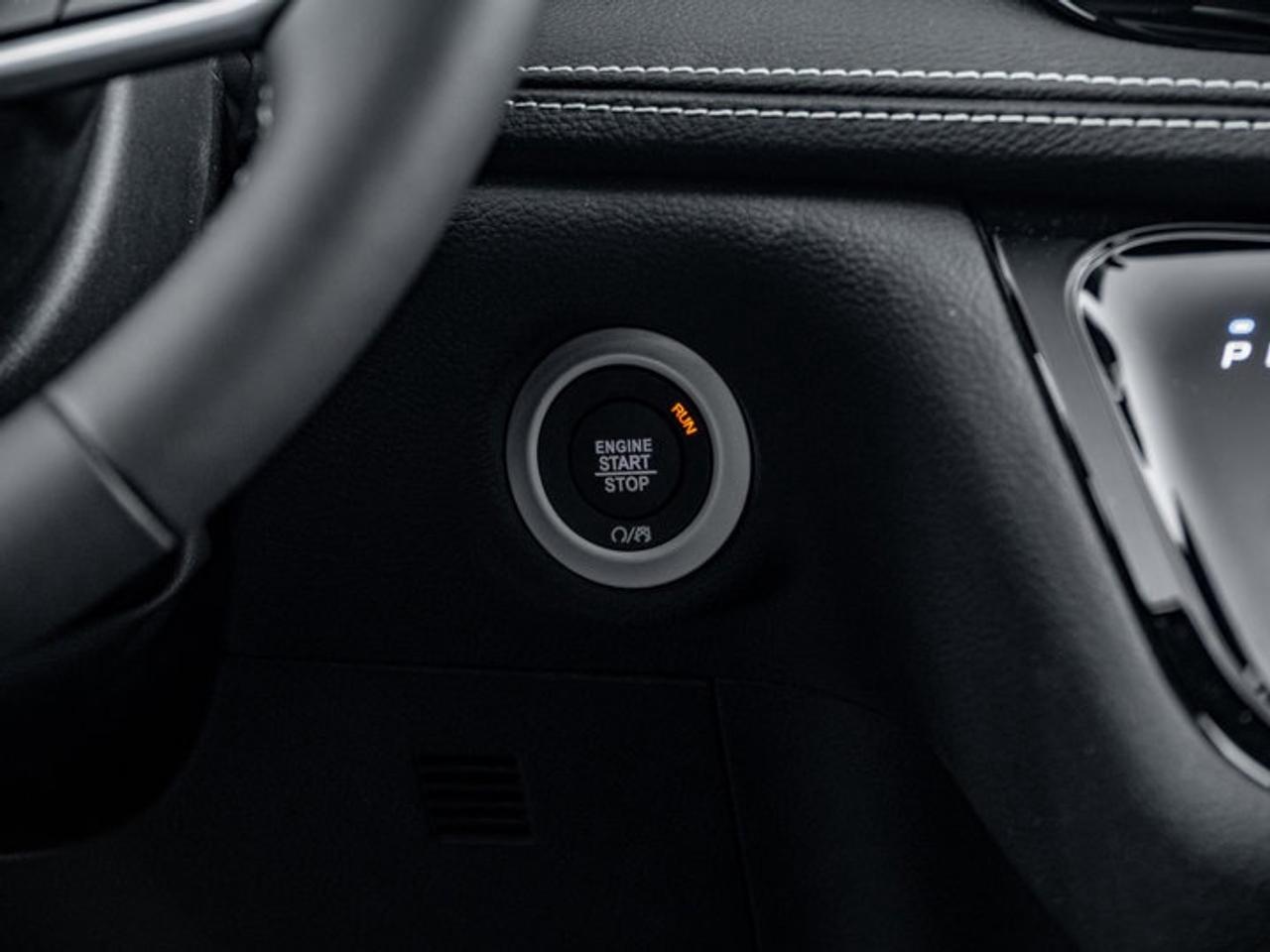 2026 Chrysler Pacifica Select Photo