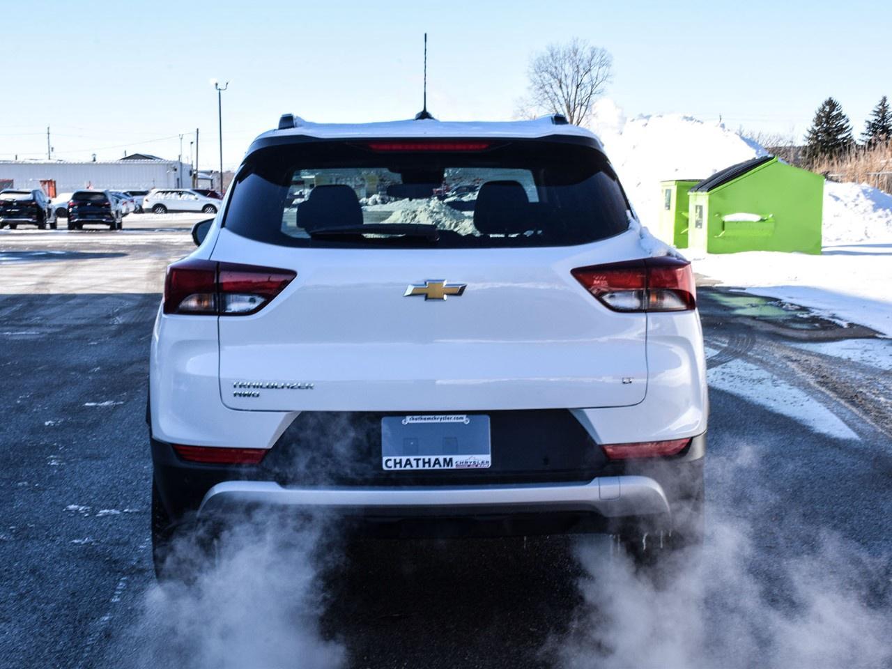 2024 Chevrolet TrailBlazer AWD 4dr LT Photo2