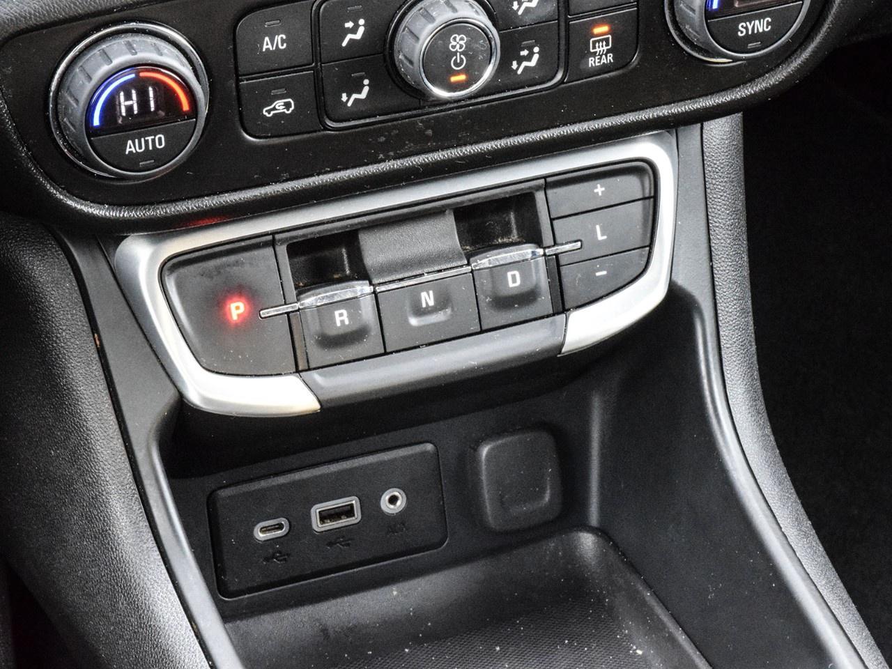 2022 GMC Terrain AWD SLE Photo