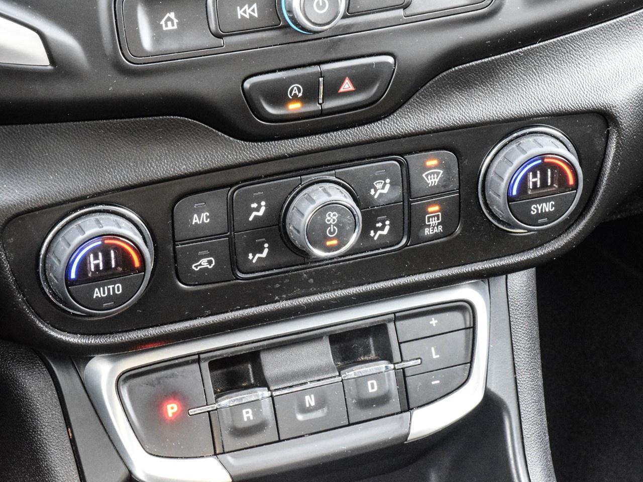 2022 GMC Terrain AWD SLE Photo