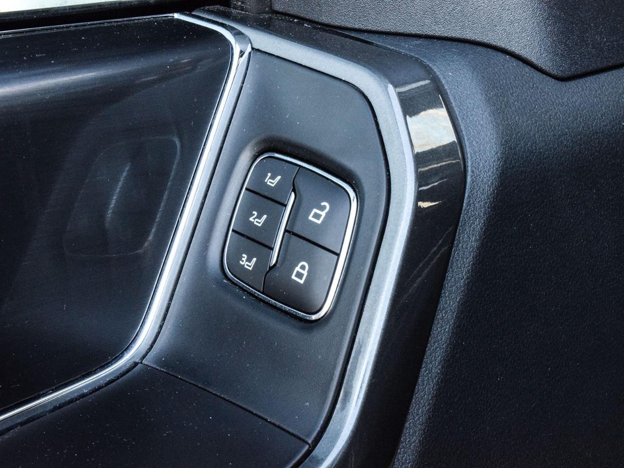 2023 Ford F-150 Lariat 4WD SuperCrew 5.5' Box Photo