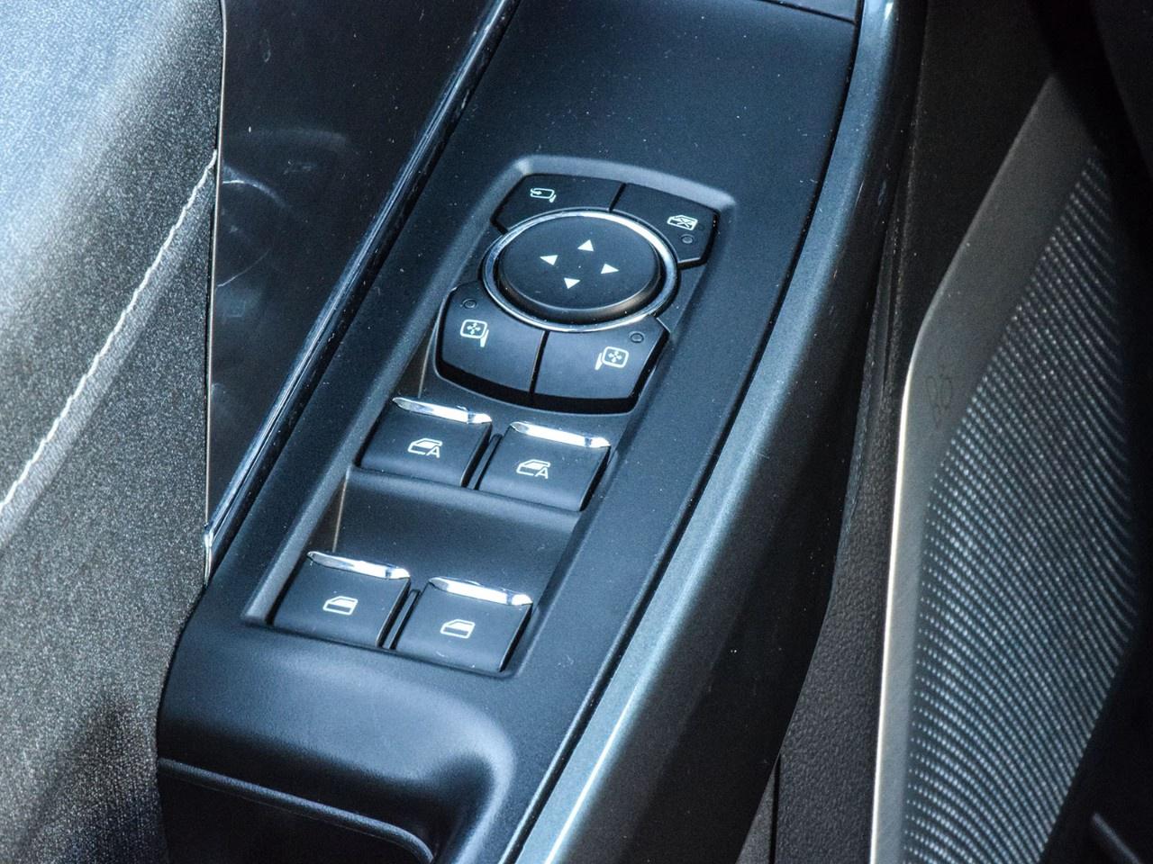 2023 Ford F-150 Lariat 4WD SuperCrew 5.5' Box Photo