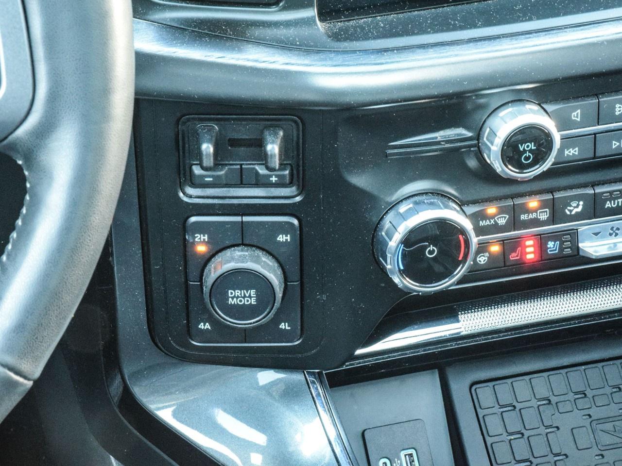 2023 Ford F-150 Lariat 4WD SuperCrew 5.5' Box Photo