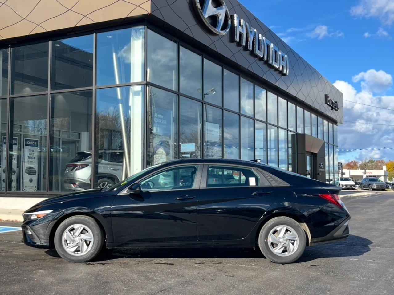 2026 Hyundai Elantra Essential IVT Photo