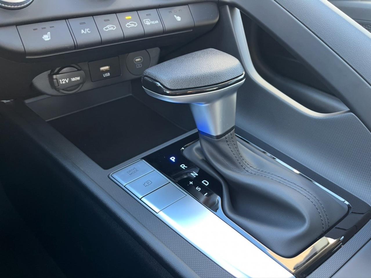 2026 Hyundai Elantra Essential IVT Photo