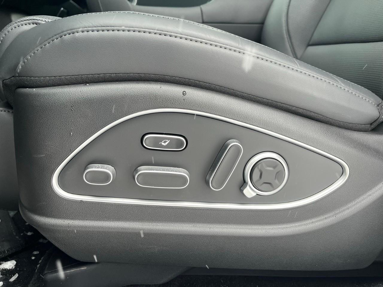 2026 Hyundai PALISADE Hybrid Ultimate Calligraphy AWD Photo