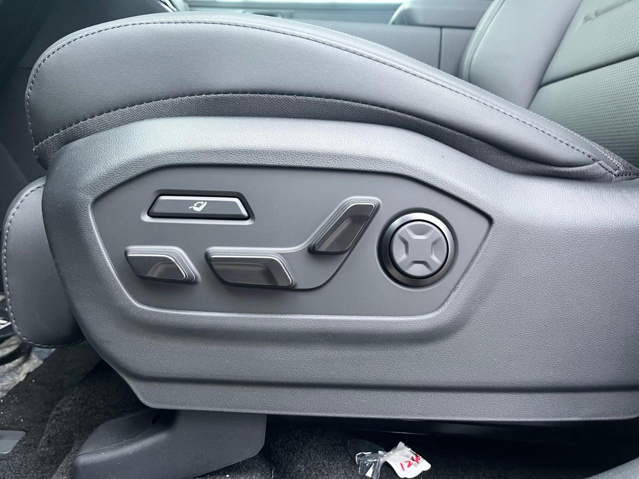 2026 Hyundai Santa Fe Hybrid Ultimate Calligraphy AWD Photo