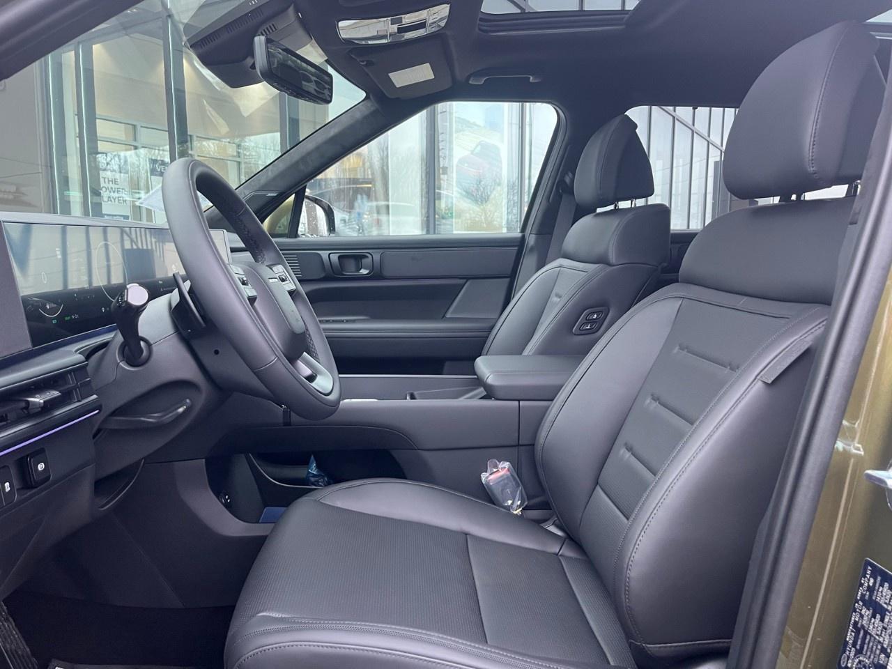 2026 Hyundai Santa Fe Hybrid Ultimate Calligraphy AWD Photo