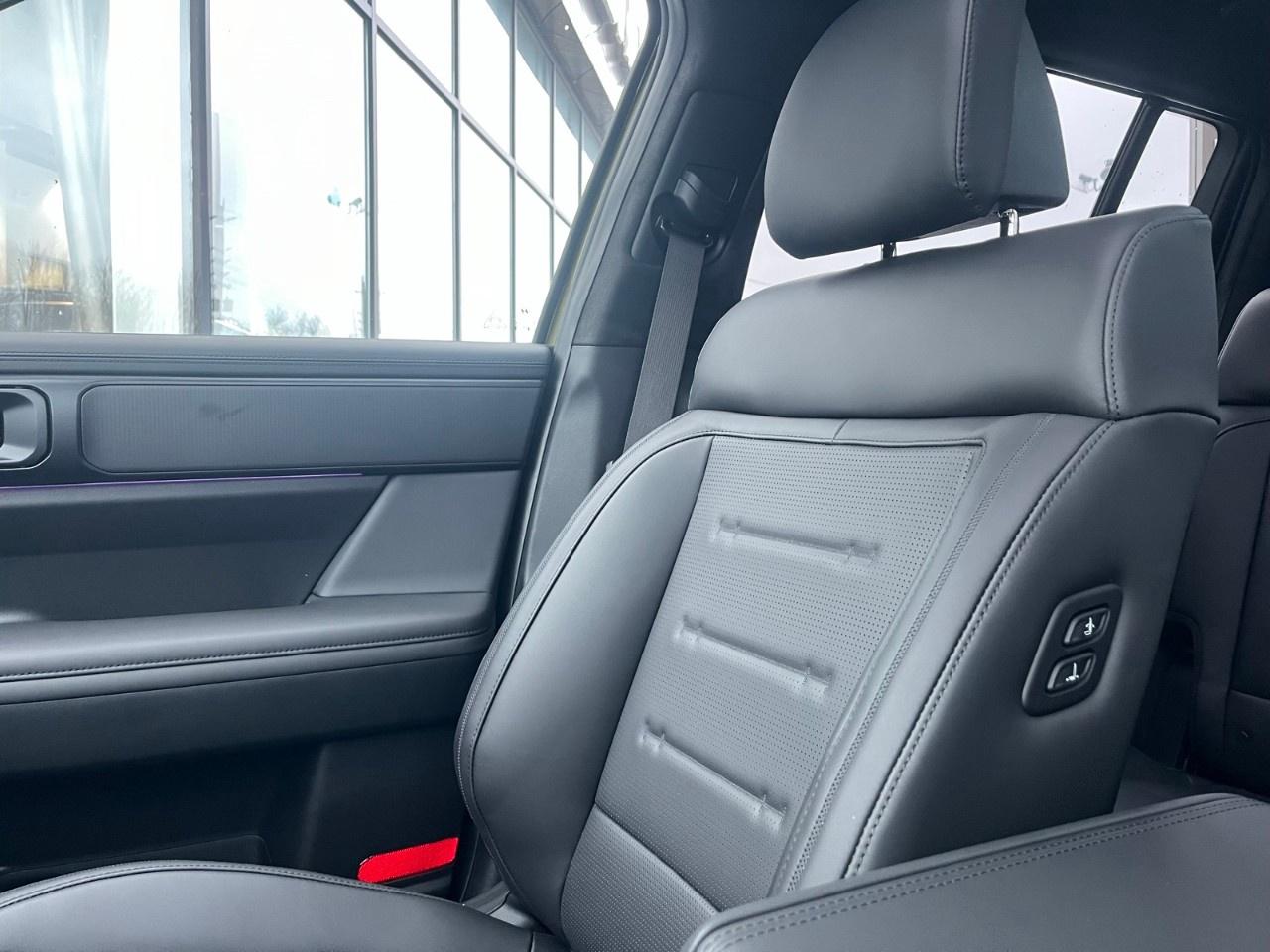 2026 Hyundai Santa Fe Hybrid Ultimate Calligraphy AWD Photo